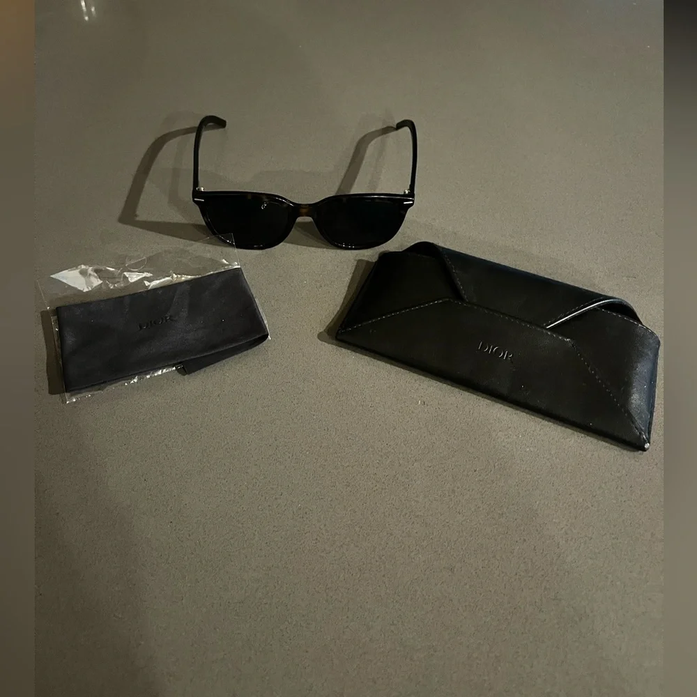 Christian Dior Wayfarer Sunglasses - Picture 7 of 8